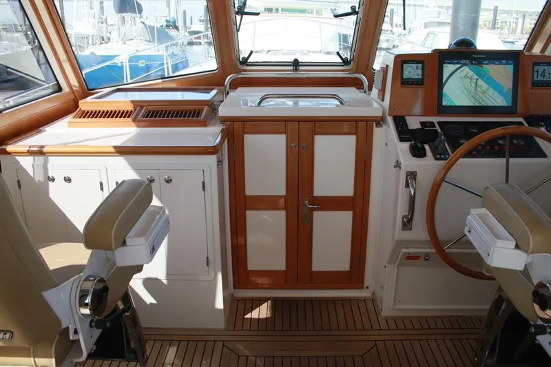 Relentless Yacht Photos Pics 