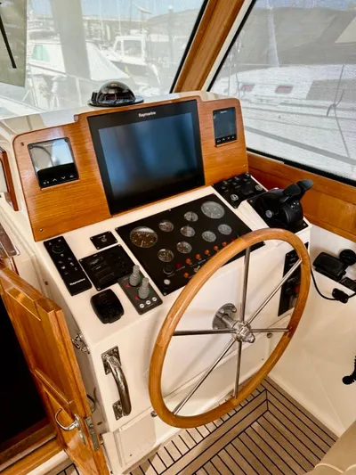 Relentless Yacht Photos Pics 