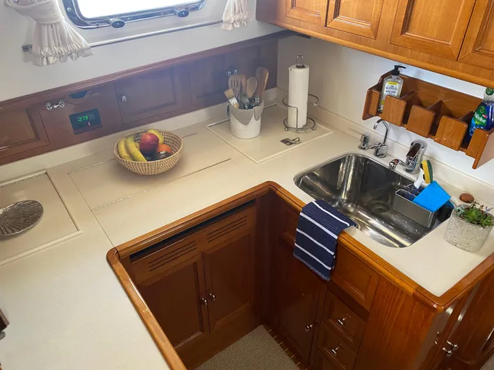 Relentless Yacht Photos Pics 