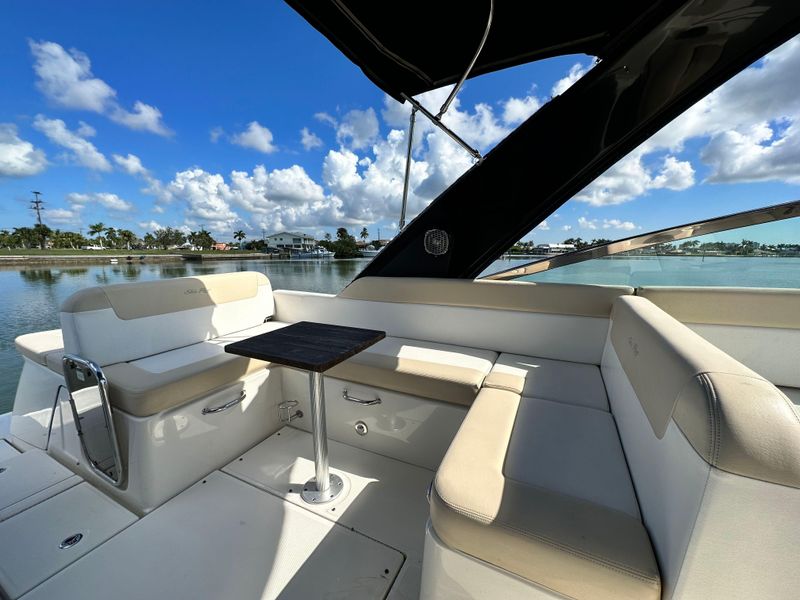 2013 Sea Ray 370 Venture