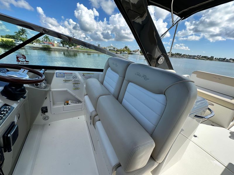 2013 Sea Ray 370 Venture