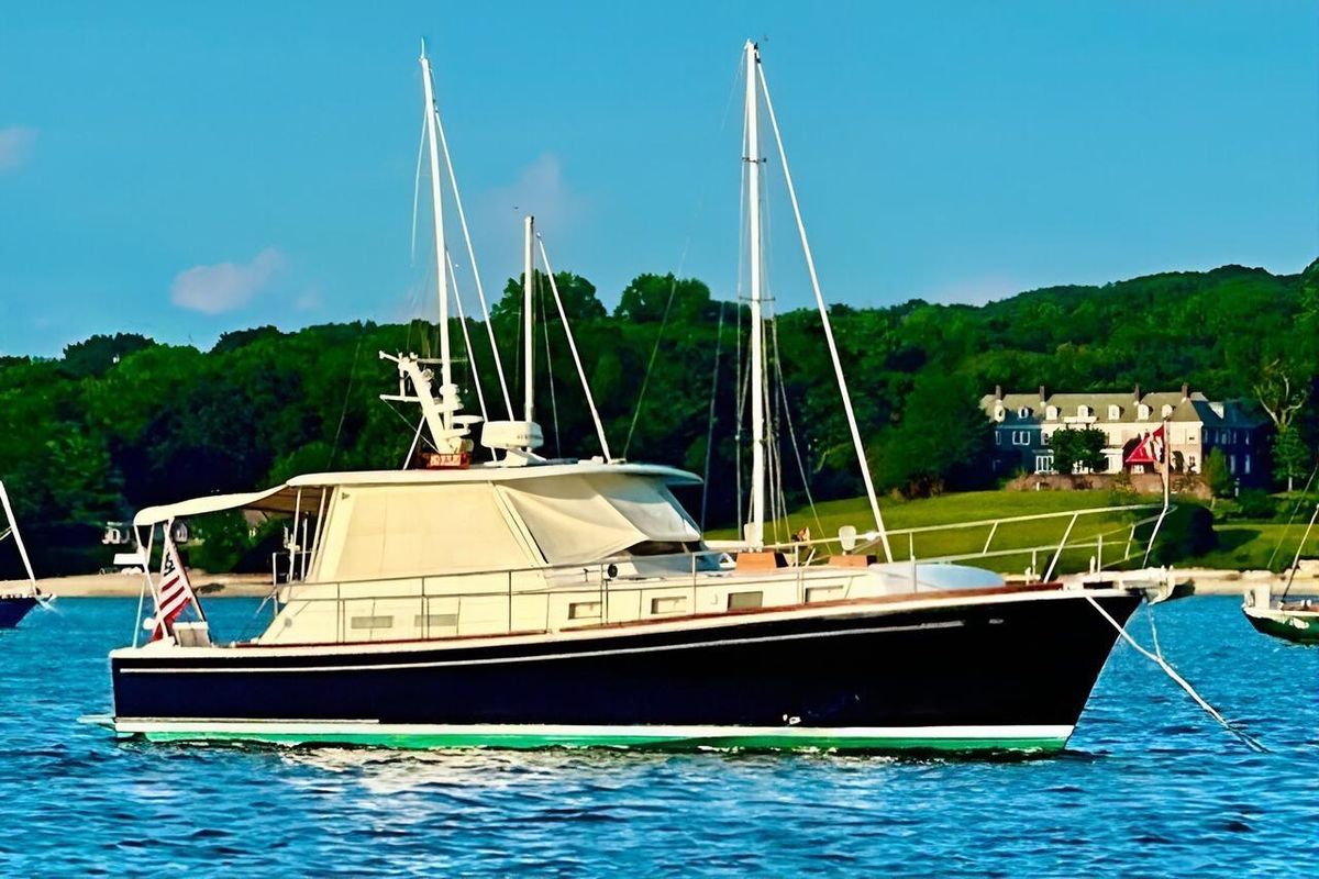 2003 Grand Banks 43 