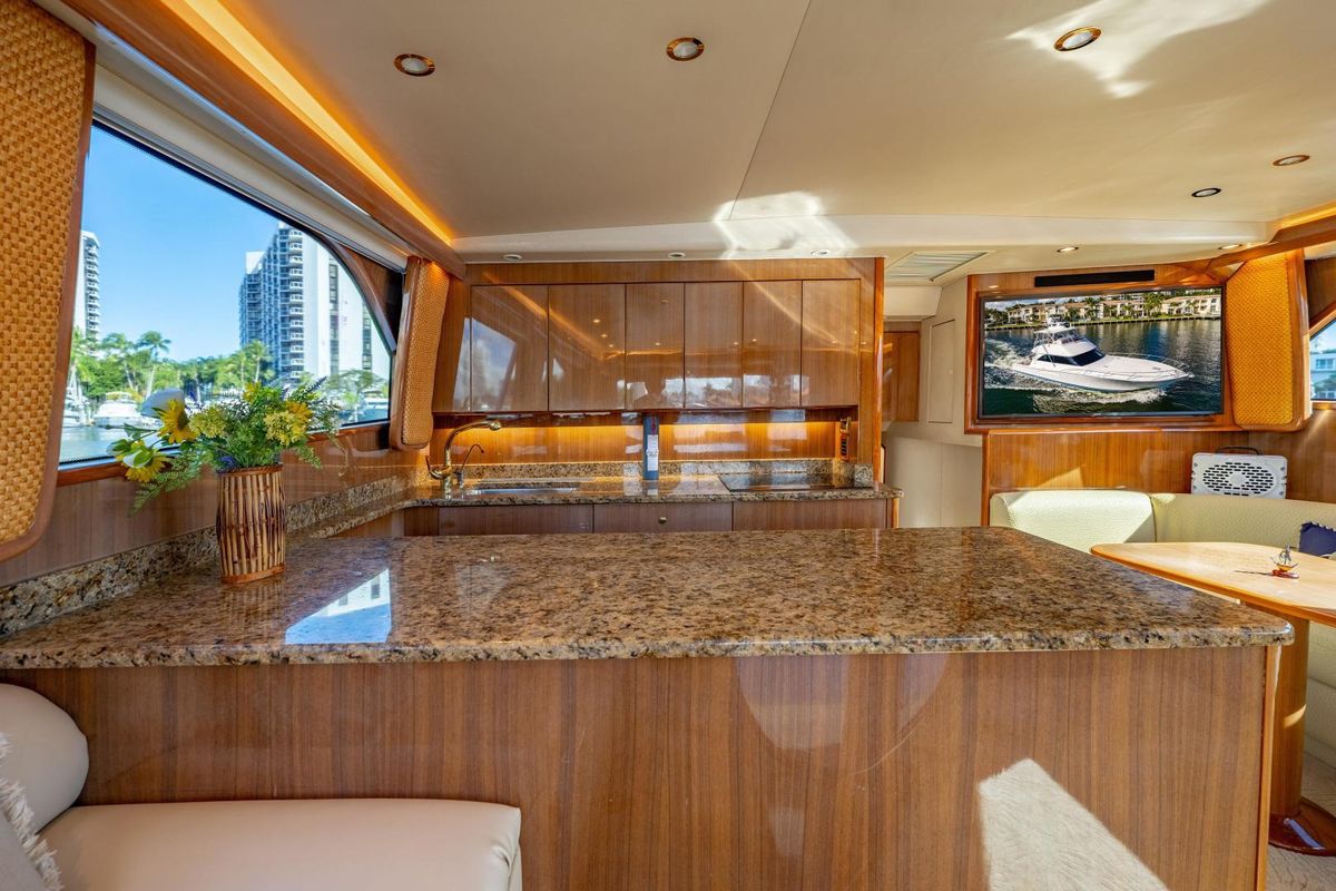 2007 Viking 52 