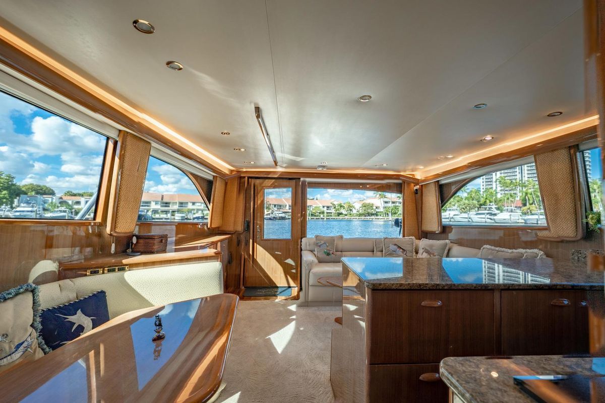 2007 Viking 52 