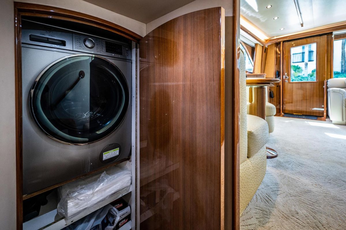 2007 Viking 52 