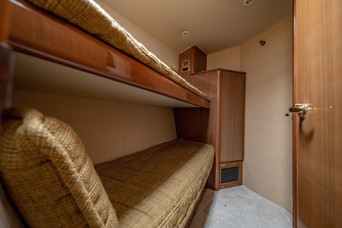 2007 Viking 52 
