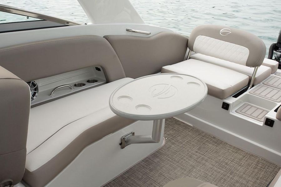 2024 Crownline E 305 XS