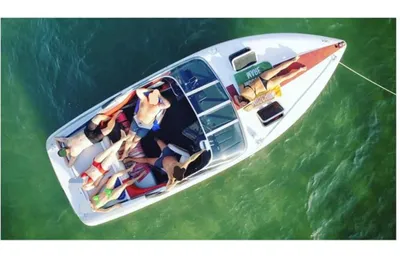 1990 Bayliner US marine Arriva 2452