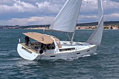 2012 Beneteau Oceanis 45