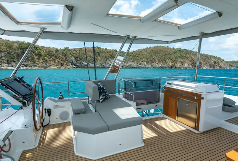 4 Seazens Yacht Photos Pics 