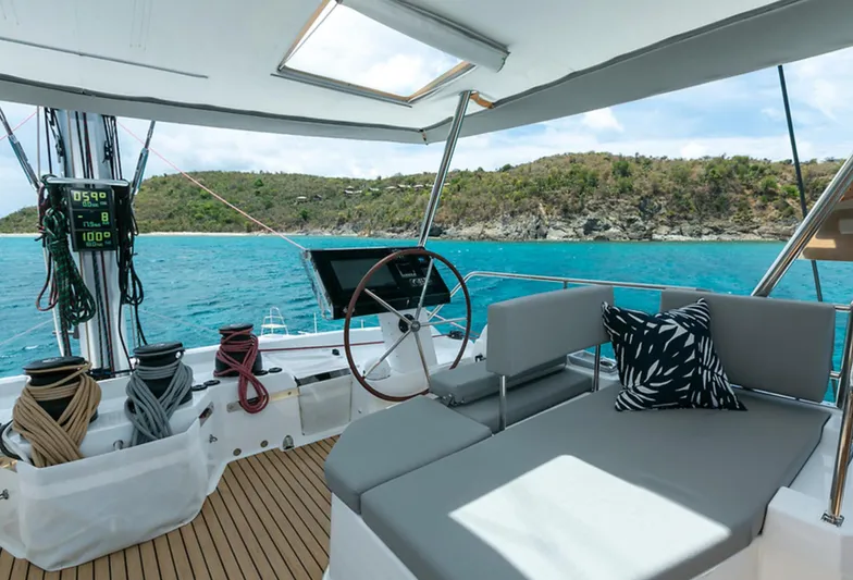 4 Seazens Yacht Photos Pics 