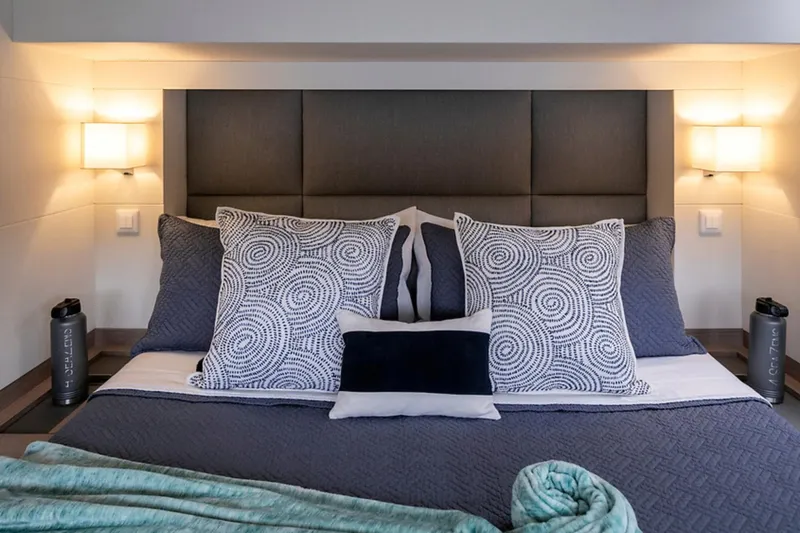 4 Seazens Yacht Photos Pics 