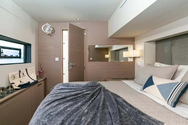 4 Seazens Yacht Photos Pics 