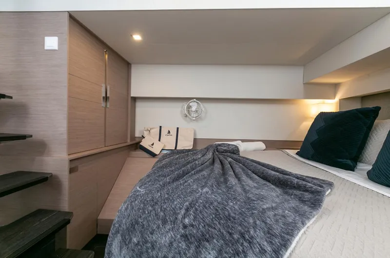 4 Seazens Yacht Photos Pics 