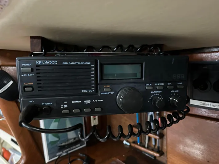 Lagniappe Yacht Photos Pics Kenwood SSB radiotelephone on 1990 Pacific Seacraft Crealock 44 yacht.