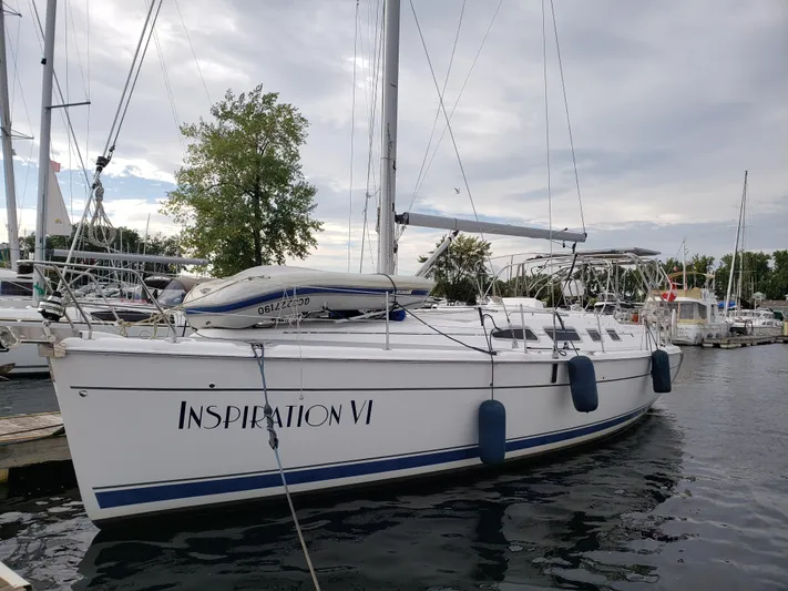 Inspiration VI Yacht Photos Pics 2006 Hunter 41 sailboat named "Inspiration VI" docked at a marina.