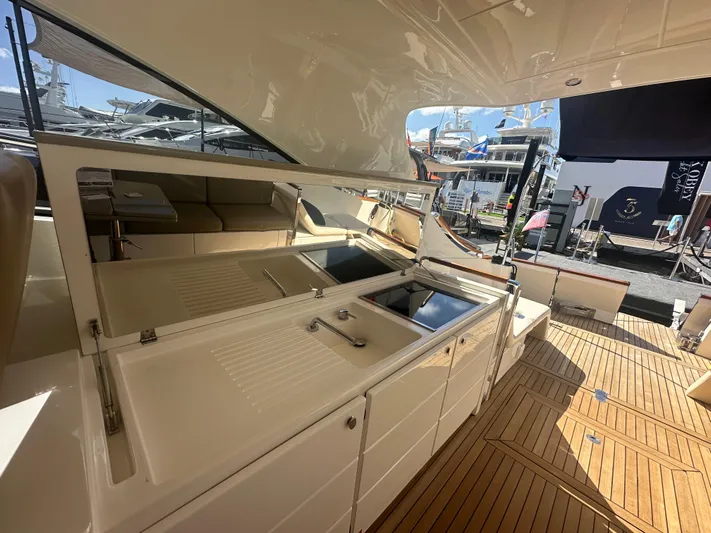 G Spot Yacht Photos Pics 