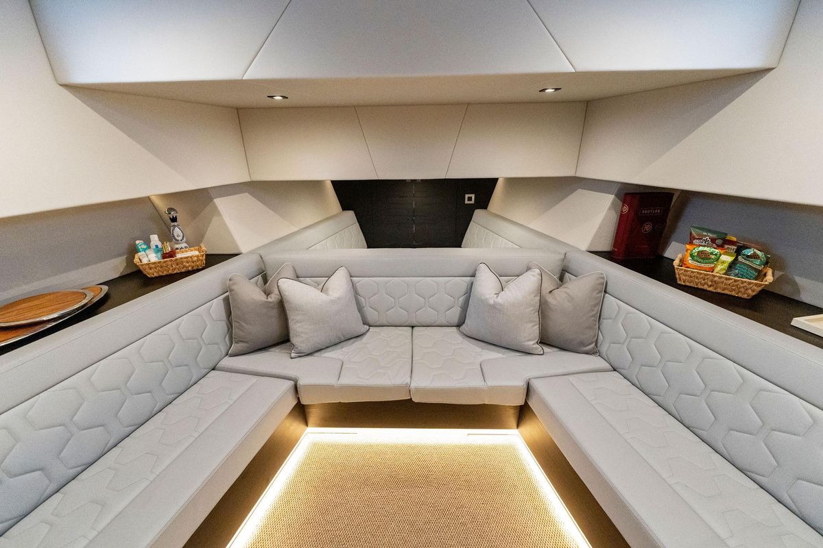 2022 Vanquish Yachts 58 