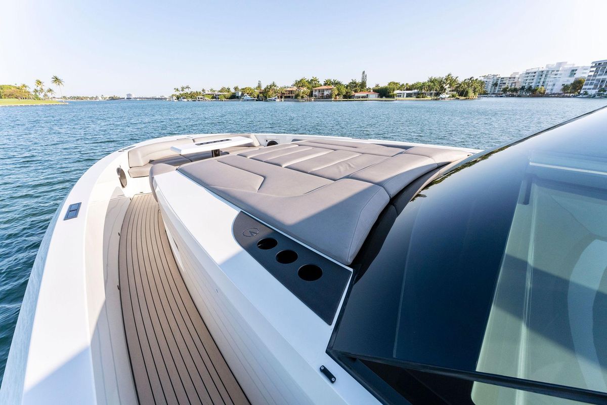 2022 Vanquish Yachts 58 