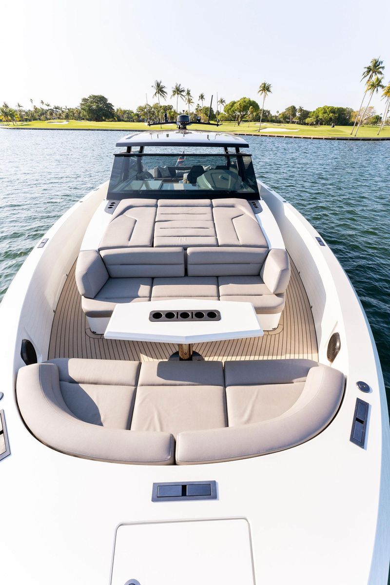 2022 Vanquish Yachts 58 