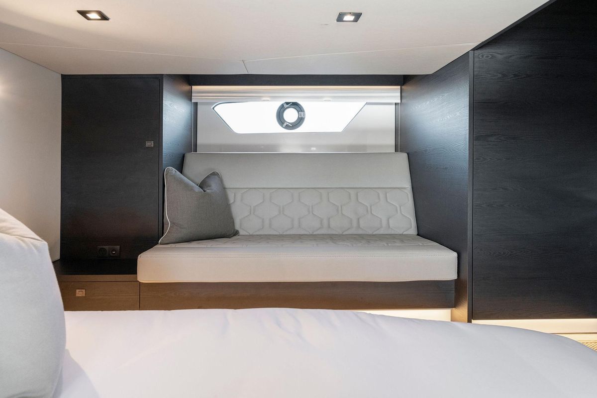 2022 Vanquish Yachts 58 