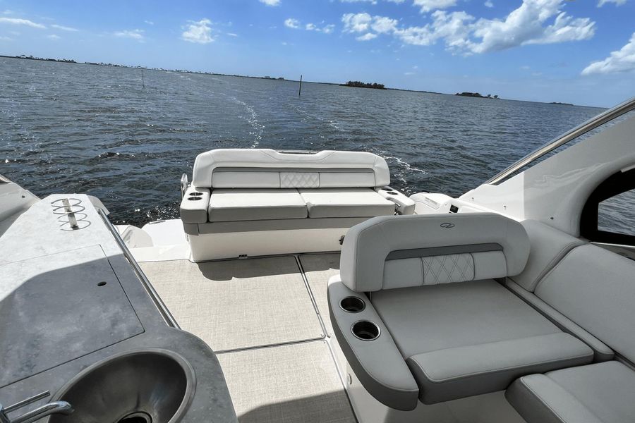 2021 Regal 330 XO