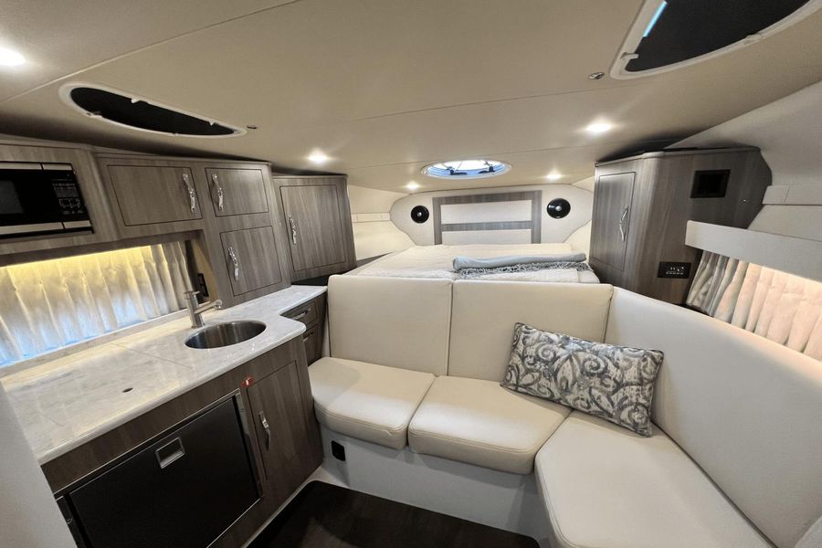 2021 Regal 330 XO