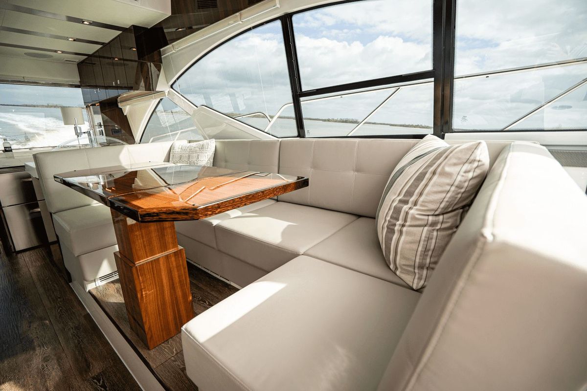 2022 Cruisers Yachts 54 