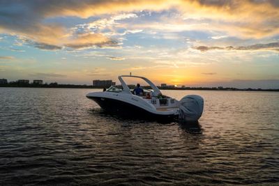 Hurricane SunDeck 2690 OB