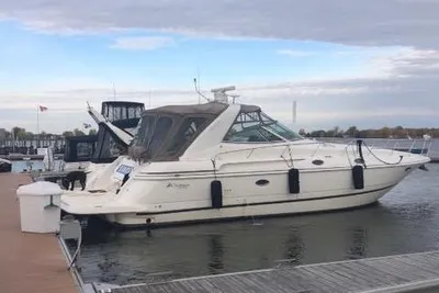 Cruisers Yachts 3870