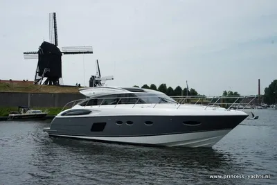 2015 Princess V57