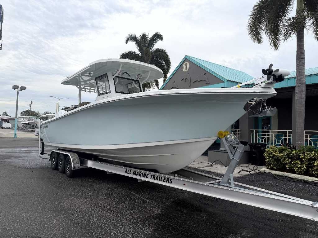 Sea Pro 320 DLX Center Console