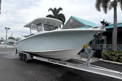 Sea Pro 320 DLX Center Console