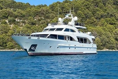 Yacht