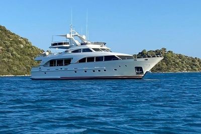 Yacht