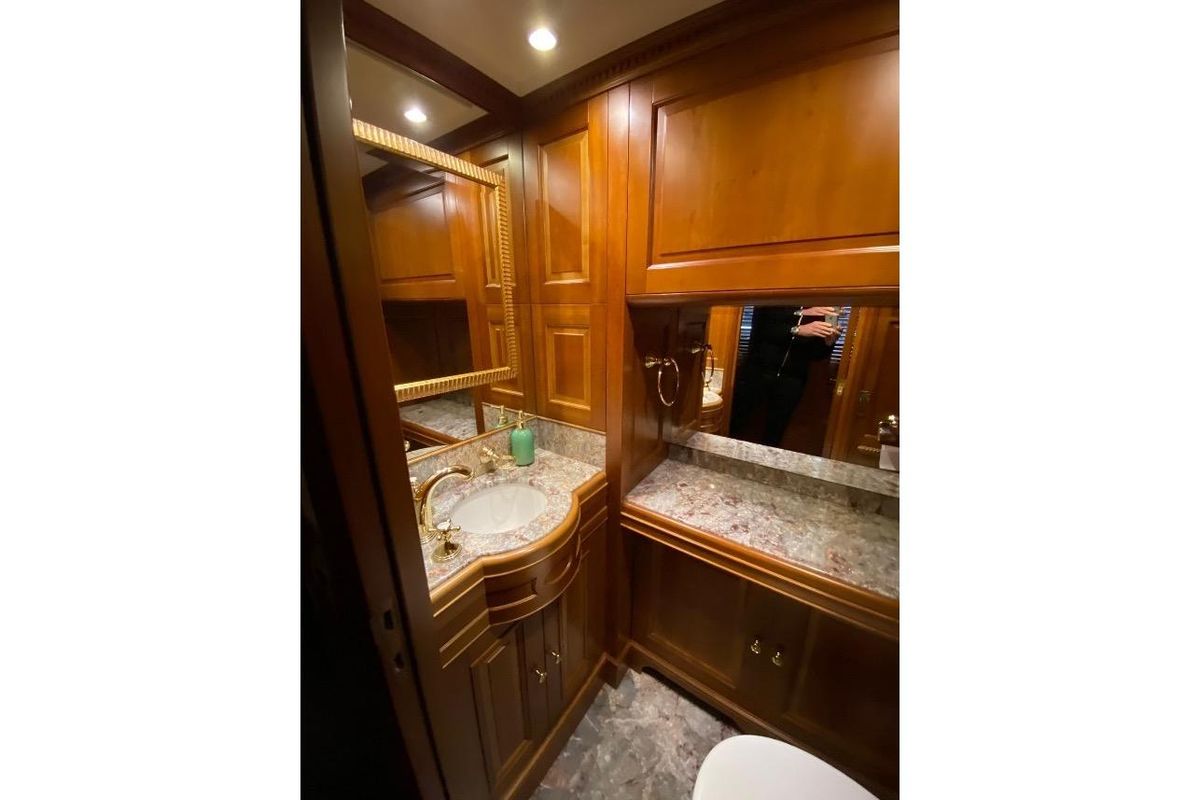 2004 Benetti 98 