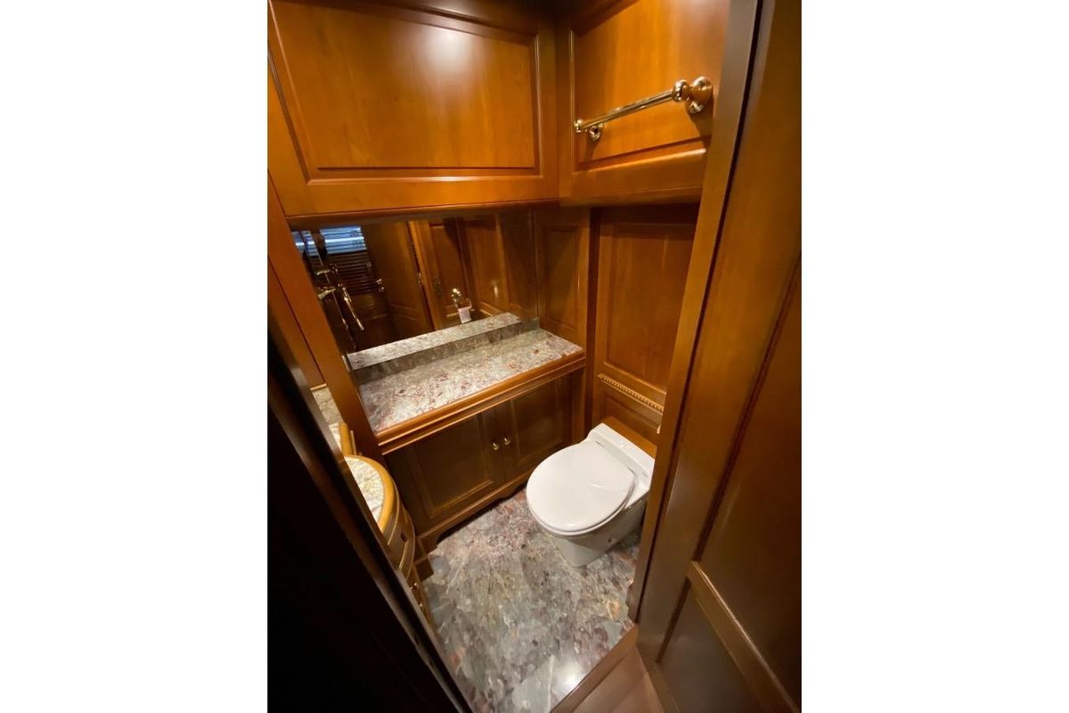 2004 Benetti 98 