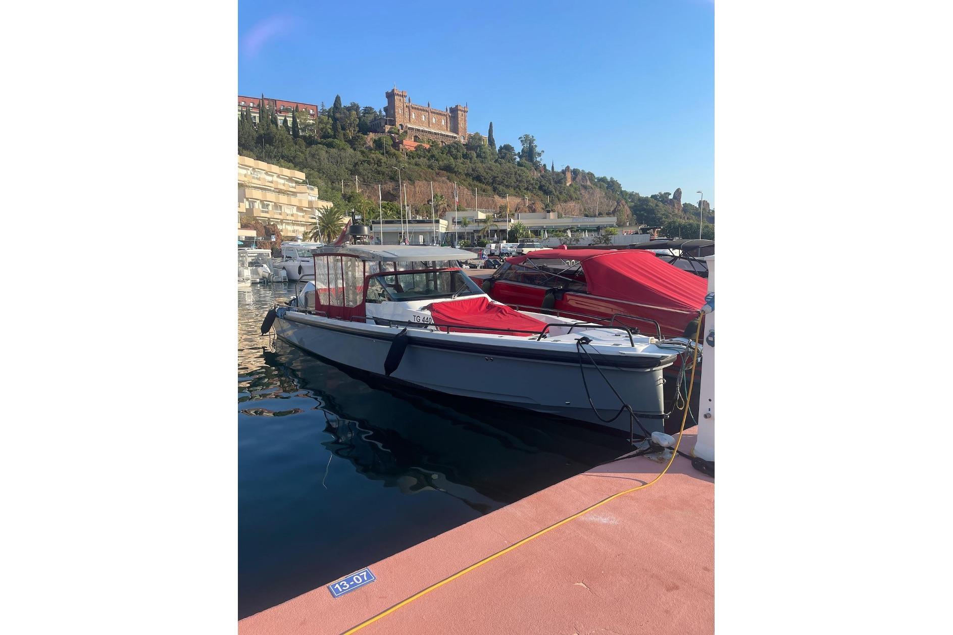 2018 Axopar 37 Sun Top