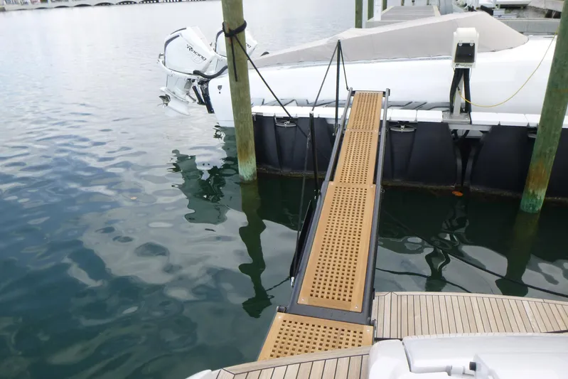 Habeas Orcas Yacht Photos Pics 