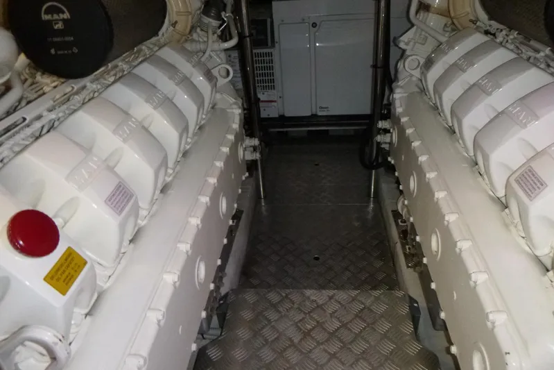 Habeas Orcas Yacht Photos Pics 