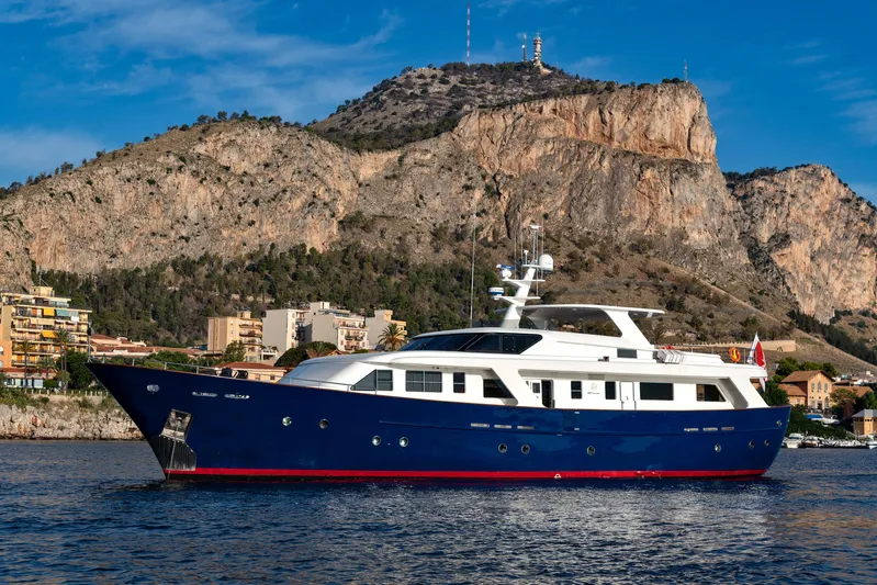4470 Yacht Photos Pics 