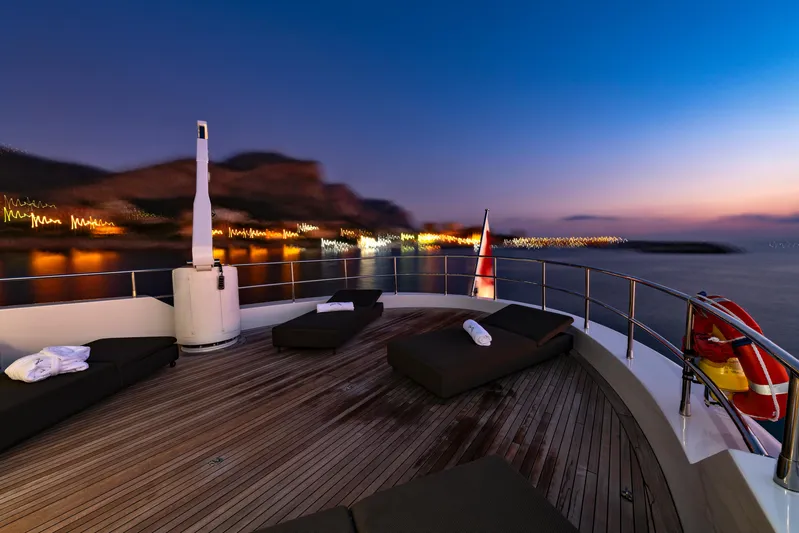 4470 Yacht Photos Pics 