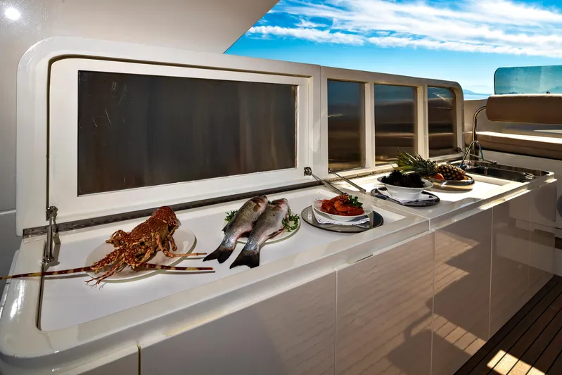 4470 Yacht Photos Pics 