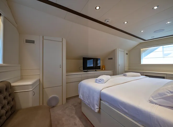 4470 Yacht Photos Pics 