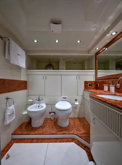 4470 Yacht Photos Pics 