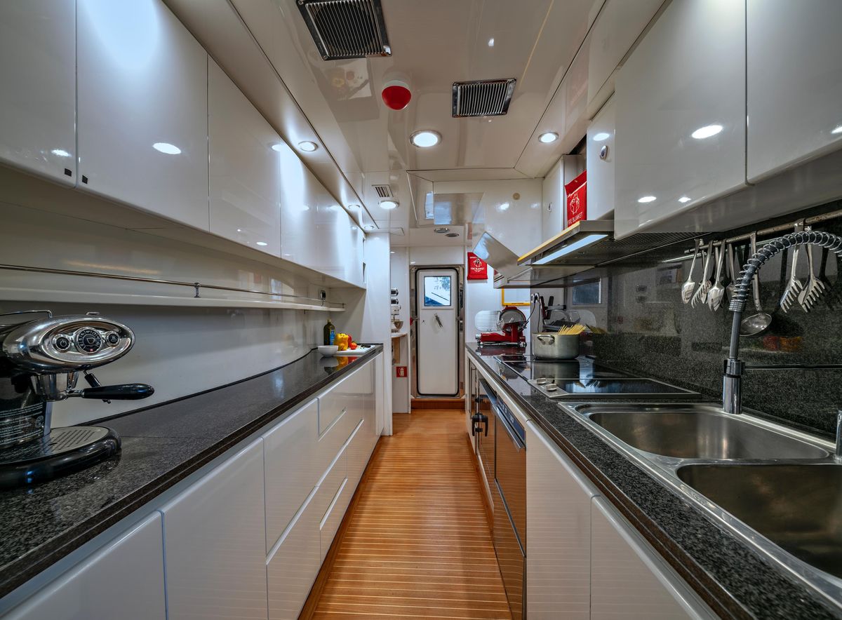 2002 Benetti Sail Division 106 