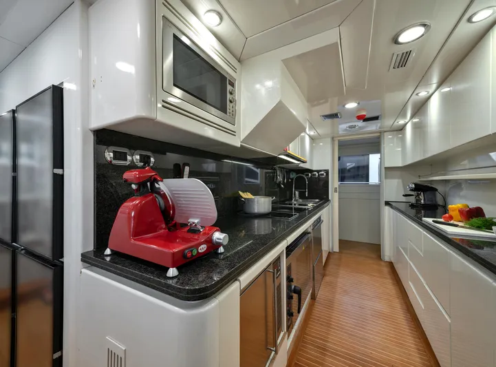 4470 Yacht Photos Pics 