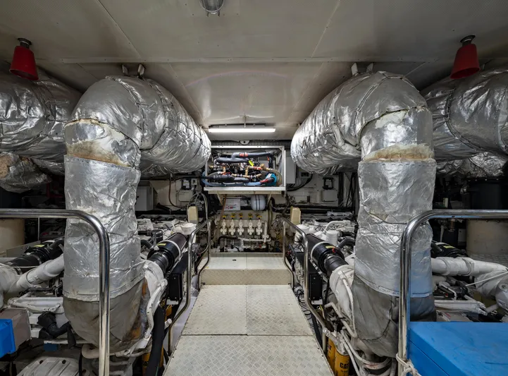 4470 Yacht Photos Pics 