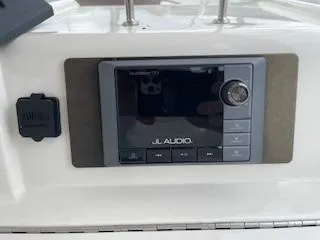  Yacht Photos Pics JL Audio system on 2007 Sea Ray 52 Sedan Bridge yacht dashboard.