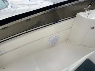  Yacht Photos Pics 2007 Sea Ray 52 Sedan Bridge interior with speaker and seating area.